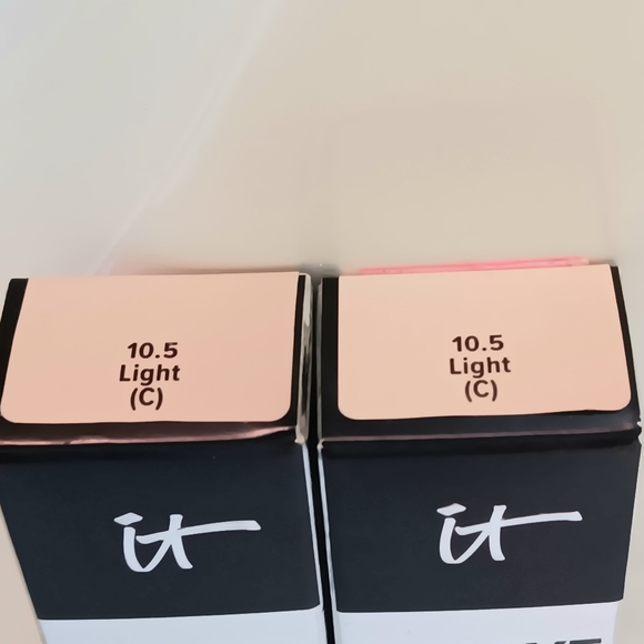 iT Cosmetics Bye Bye Under Eye Concealer's Two - Light #10.5 X 2! - Picture 2 of 3